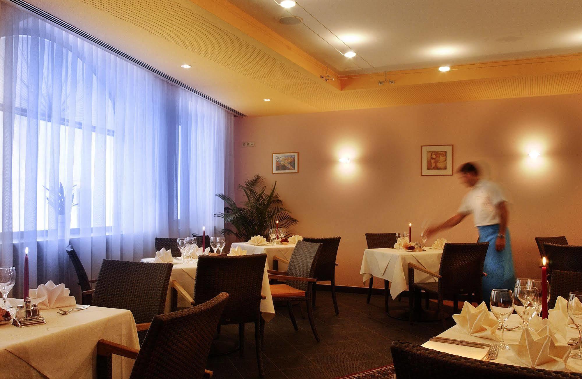 Hotel Krone - Eat, Drink, Stay Бресаноне Екстериор снимка